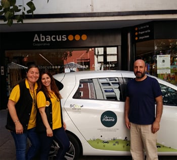 Abacus cooperativa y Som Mobilitat presentan un acuerdo para promover la movilidad sostenible